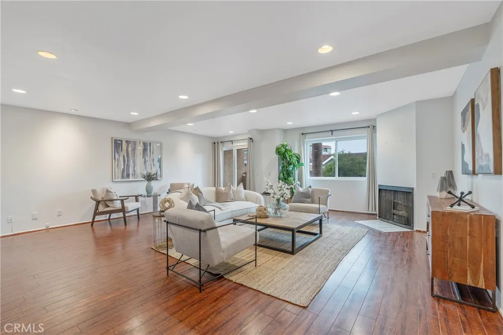 2310 Fairview Street #210 Burbank, CA 91504