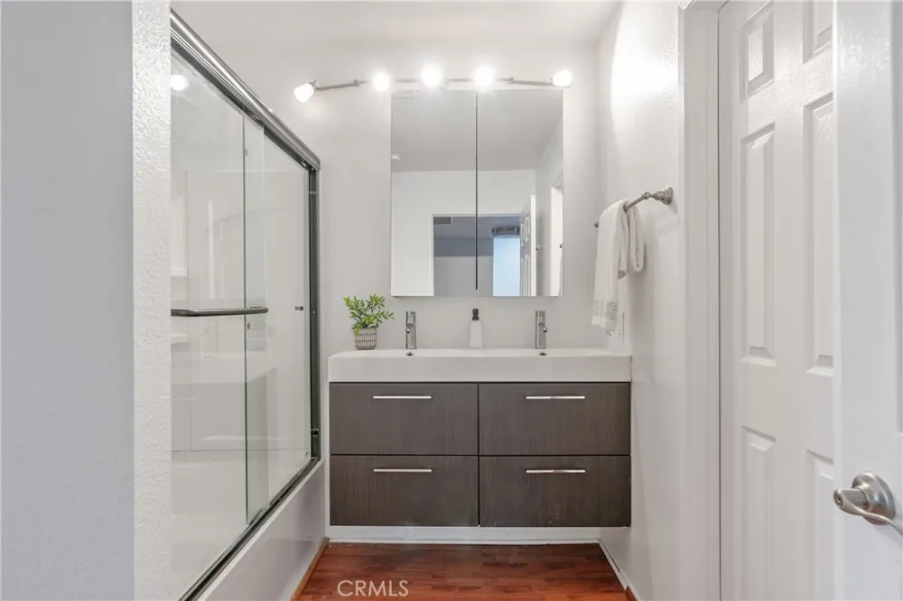 2310 Fairview Street #210 Burbank, CA 91504