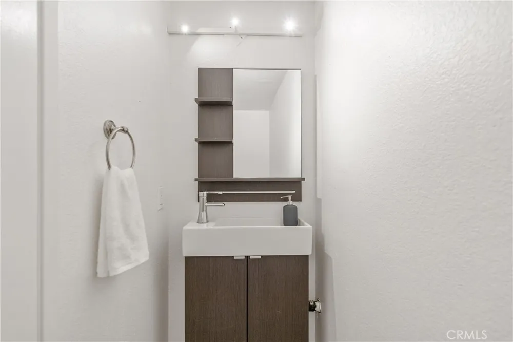 2310 Fairview Street #210 Burbank, CA 91504
