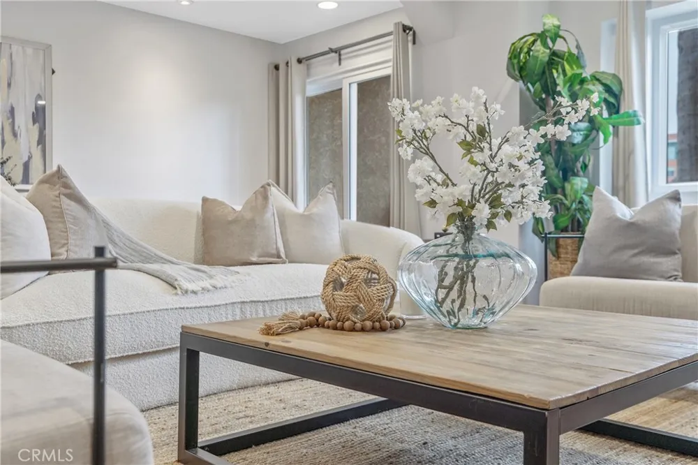 2310 Fairview Street #210 Burbank, CA 91504