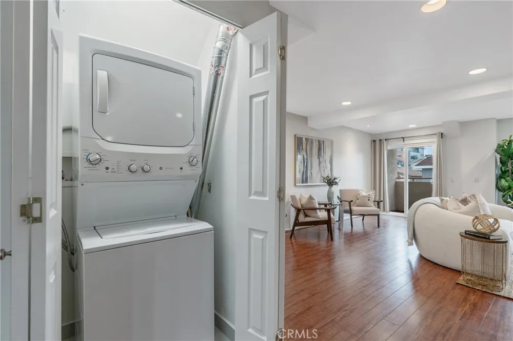 2310 Fairview Street #210 Burbank, CA 91504