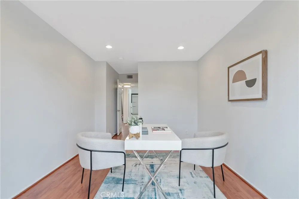 2310 Fairview Street #210 Burbank, CA 91504