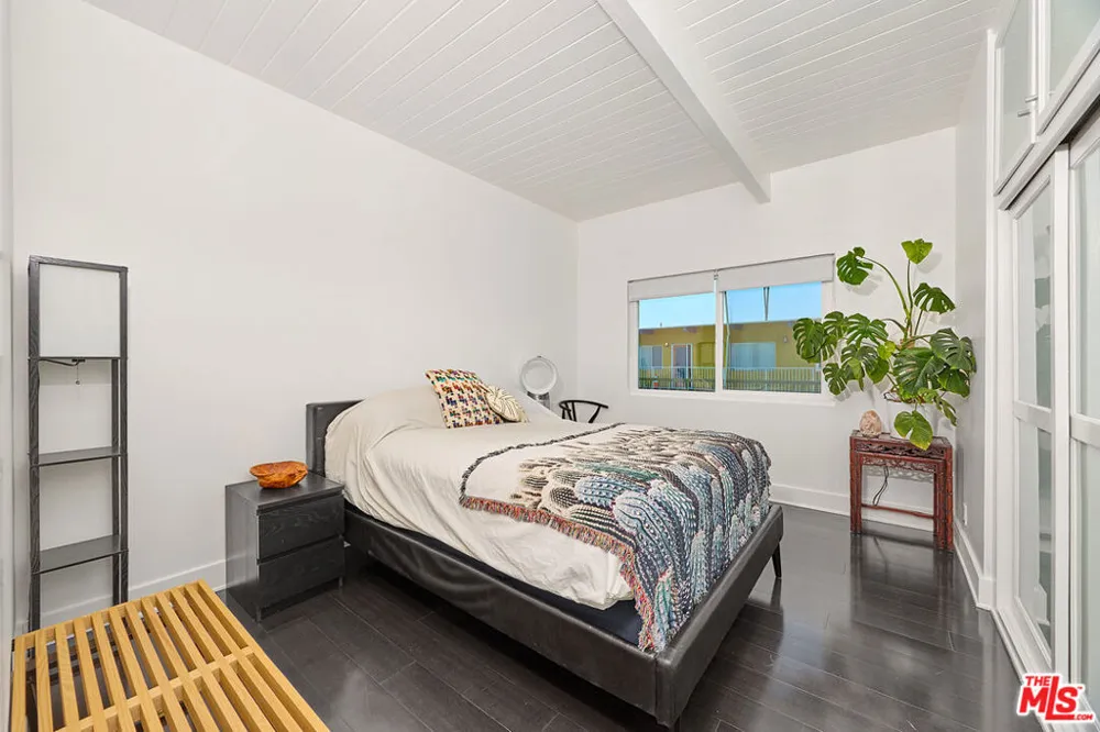 2325 Kansas Avenue #9 Santa Monica, CA 90404