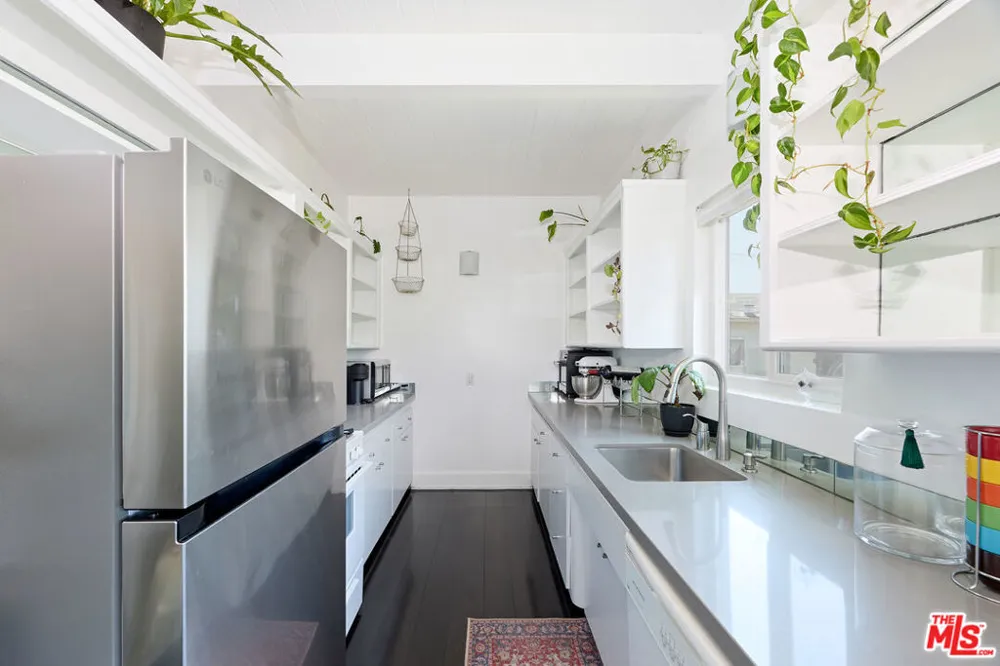 2325 Kansas Avenue #9 Santa Monica, CA 90404