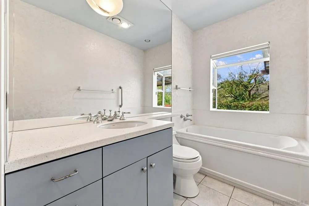 2790 Palomino La Jolla, CA 92037