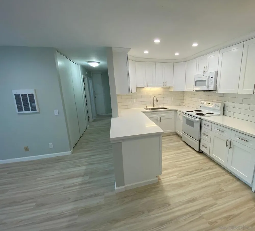 2510 Torrey Pines Rd #211 La Jolla, CA 92037