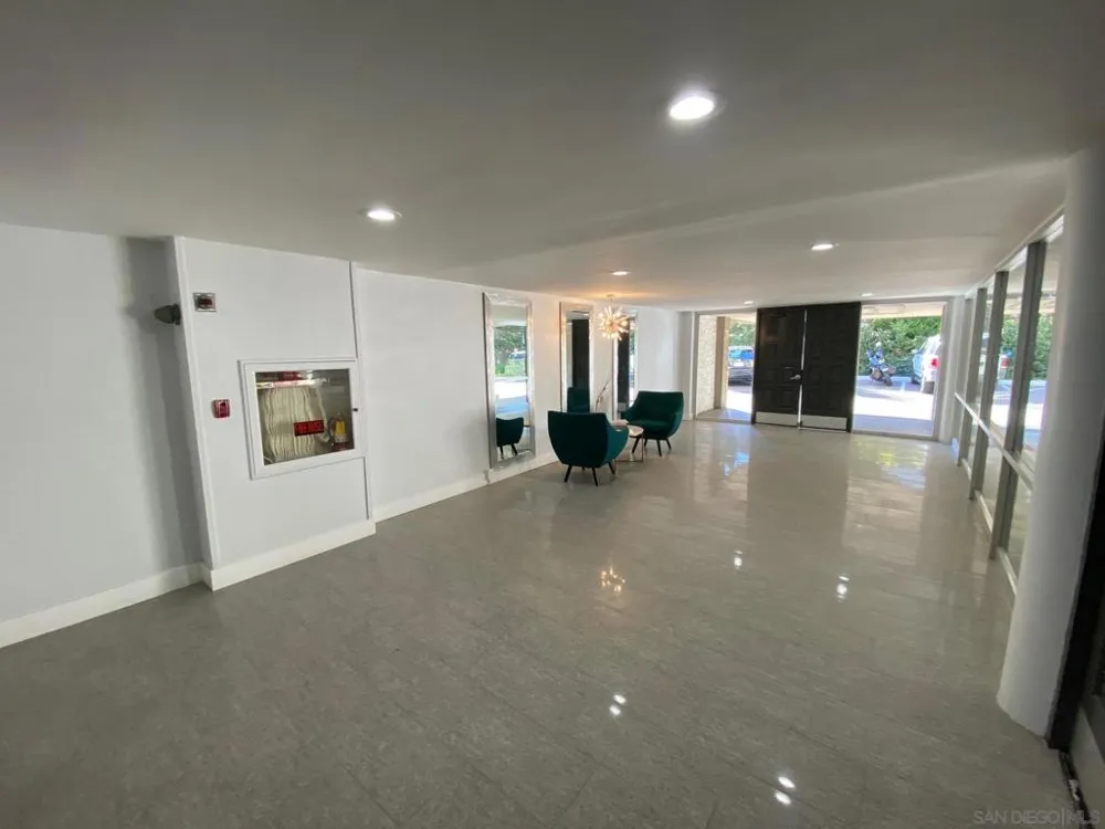2510 Torrey Pines Rd #211 La Jolla, CA 92037