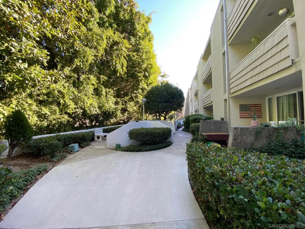 2510 Torrey Pines Rd #211 La Jolla, CA 92037