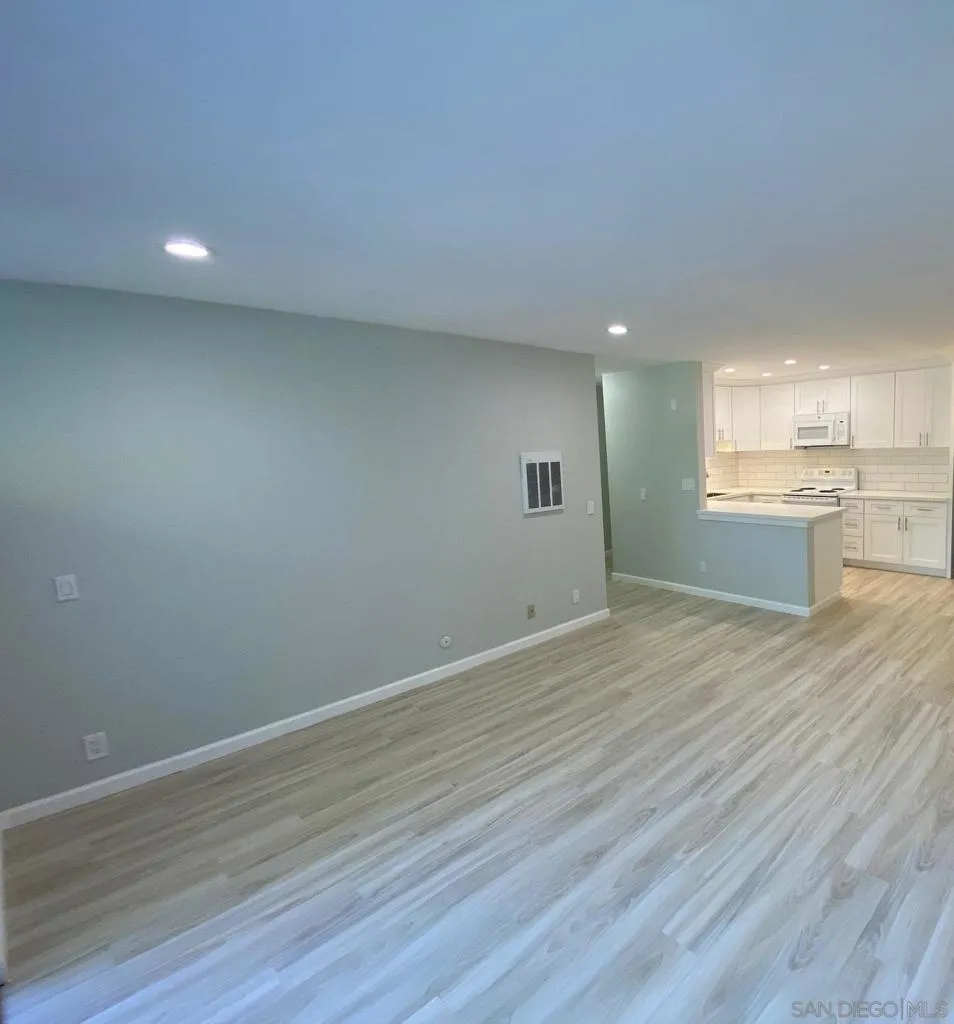 2510 Torrey Pines Rd #211 La Jolla, CA 92037