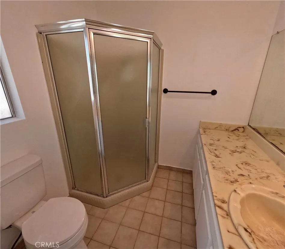 1902 W Victory Burbank, CA 91506