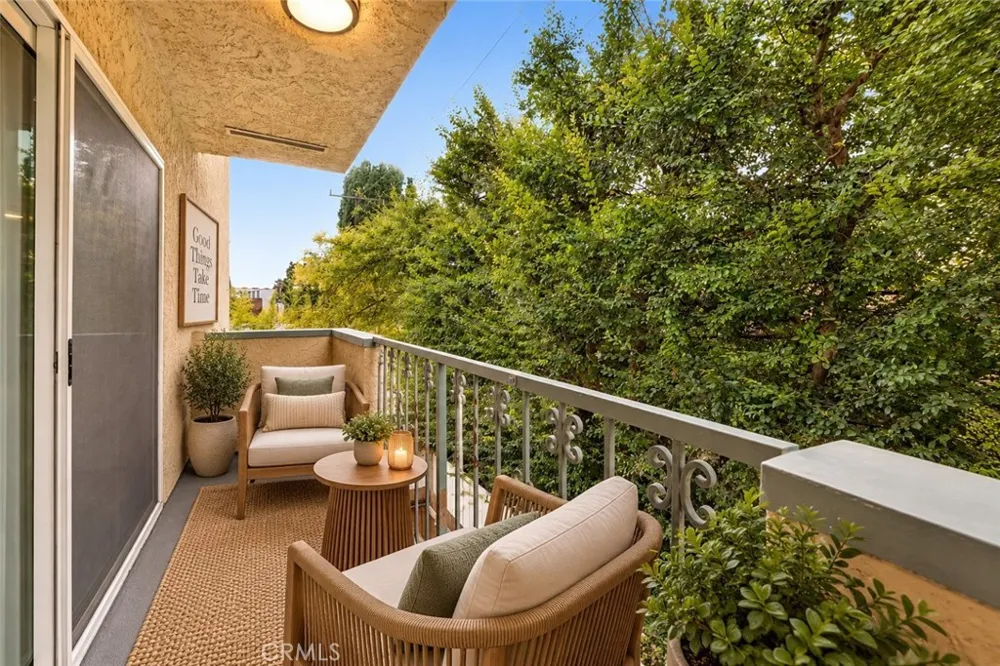 637 West Knoll #204 West Hollywood, CA 90069