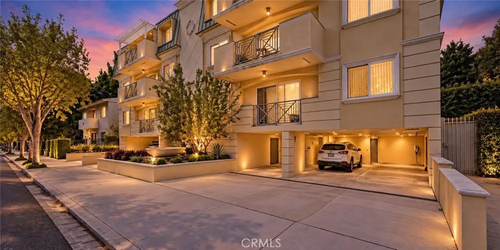 637 West Knoll #204 West Hollywood, CA 90069