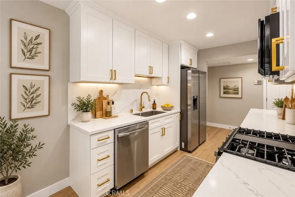 637 West Knoll #204 West Hollywood, CA 90069