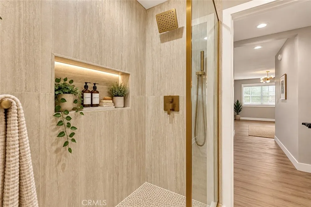 637 West Knoll #204 West Hollywood, CA 90069