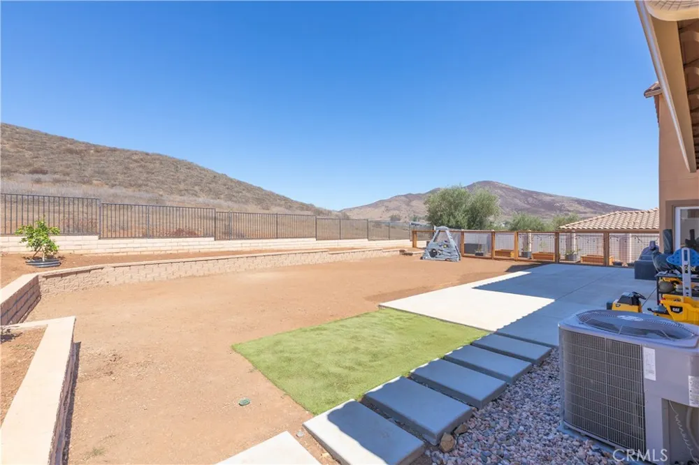 35712 Ginger Tree Winchester, CA 92596