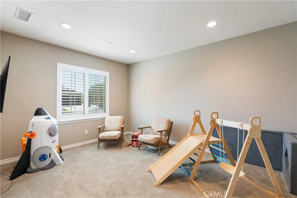 35712 Ginger Tree Winchester, CA 92596