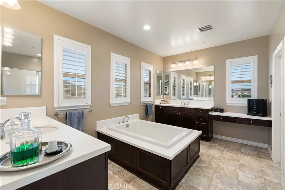 35712 Ginger Tree Winchester, CA 92596