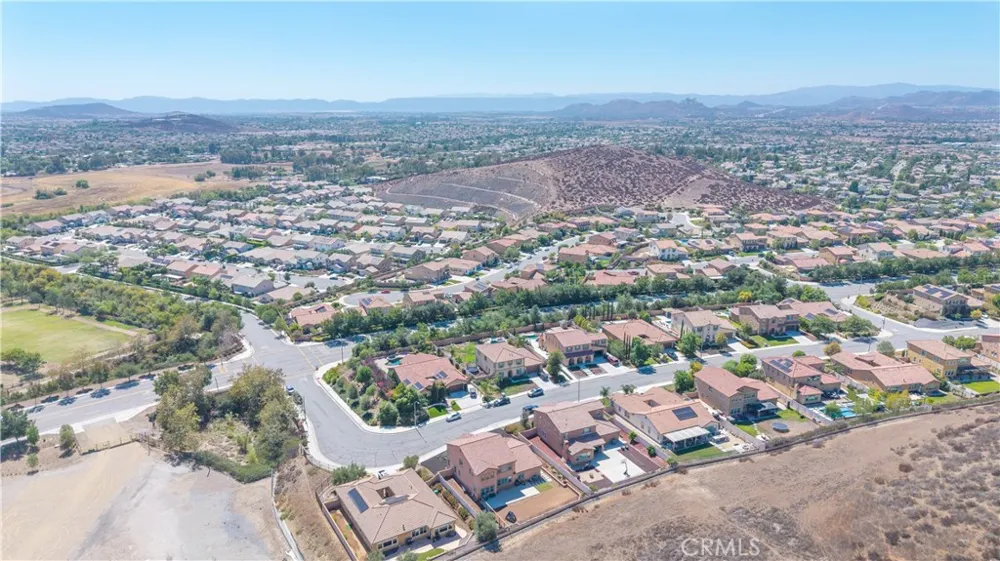 35712 Ginger Tree Winchester, CA 92596