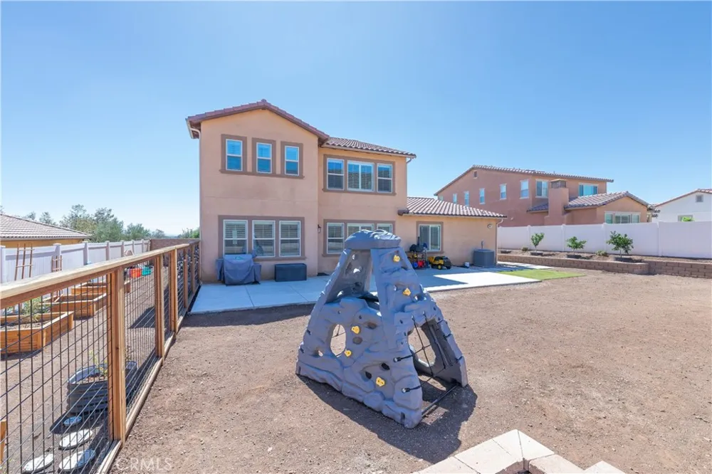 35712 Ginger Tree Winchester, CA 92596