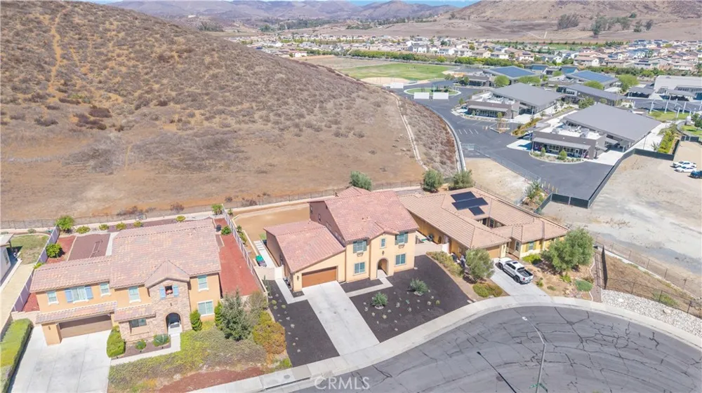 35712 Ginger Tree Winchester, CA 92596