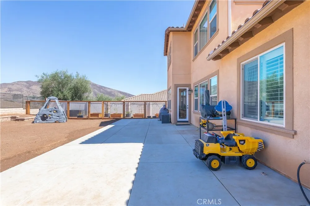 35712 Ginger Tree Winchester, CA 92596
