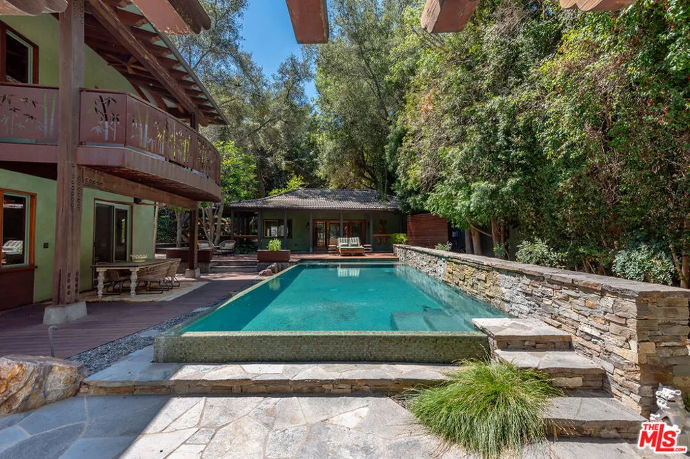 3851 Kingswood Road Sherman Oaks, CA 91403