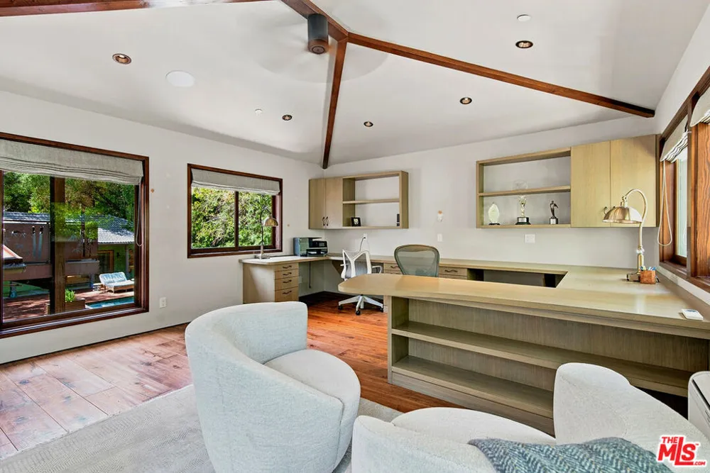 3851 Kingswood Road Sherman Oaks, CA 91403