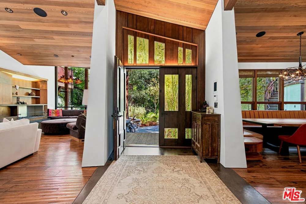 3851 Kingswood Road Sherman Oaks, CA 91403