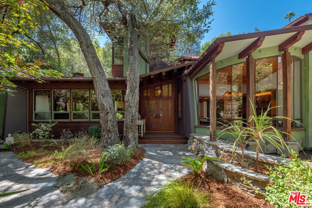 3851 Kingswood Road Sherman Oaks, CA 91403