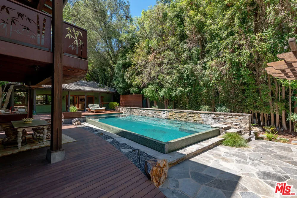 3851 Kingswood Road Sherman Oaks, CA 91403