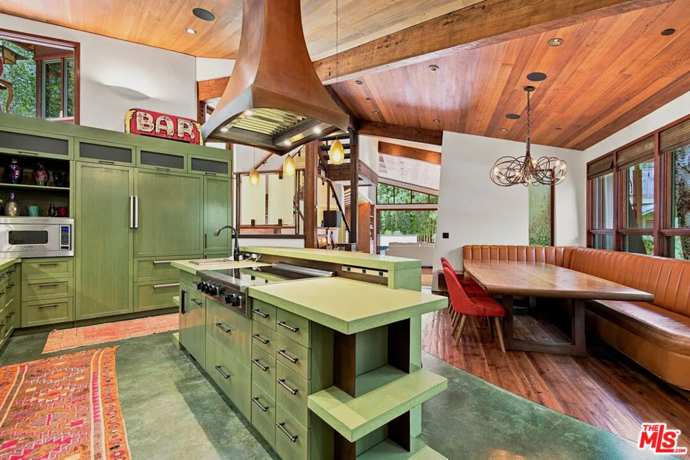 3851 Kingswood Road Sherman Oaks, CA 91403