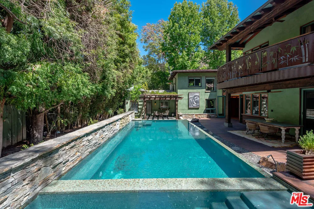 3851 Kingswood Road Sherman Oaks, CA 91403