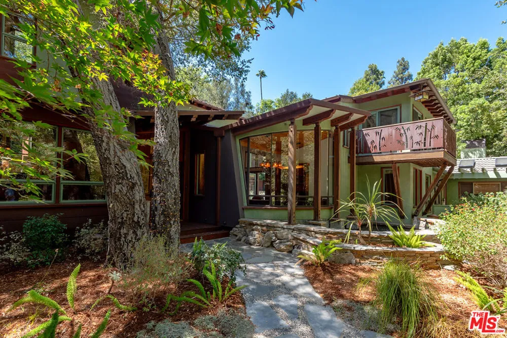 3851 Kingswood Road Sherman Oaks, CA 91403