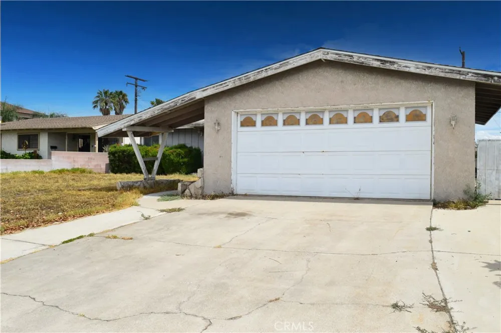8175 Pepper Fontana, CA 92335