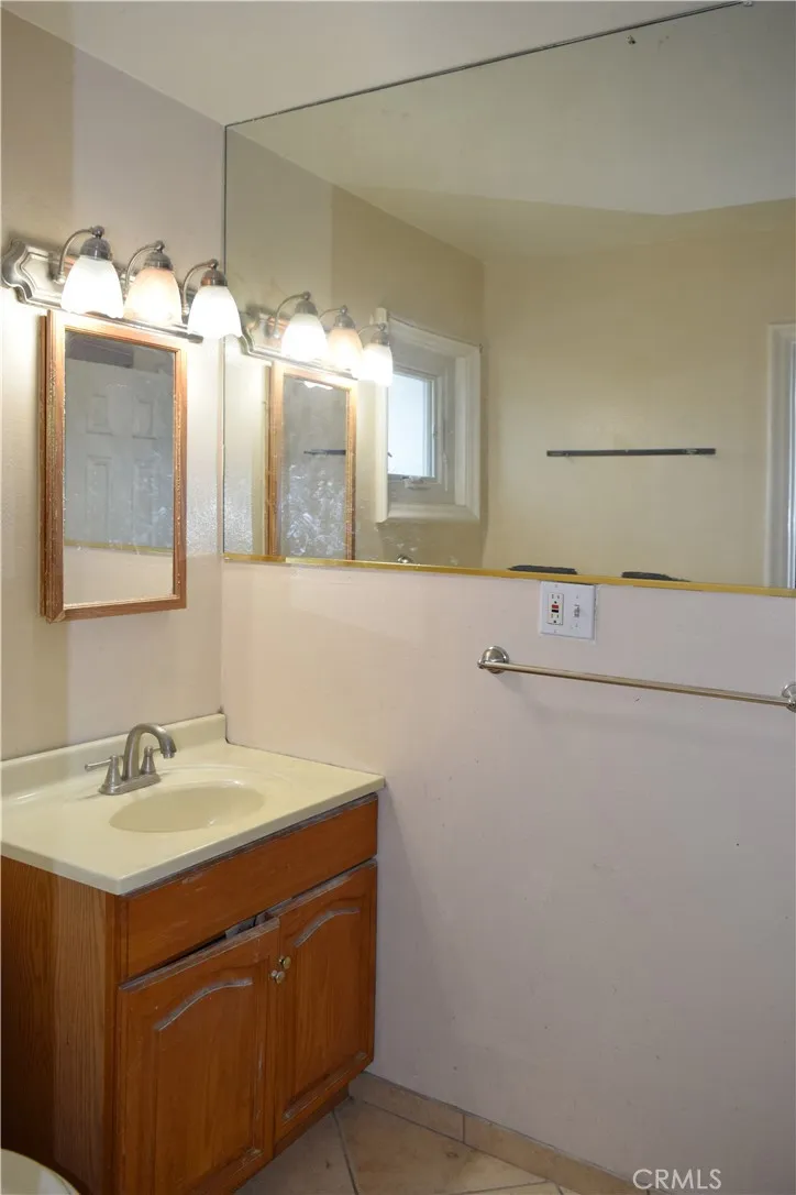 8175 Pepper Fontana, CA 92335