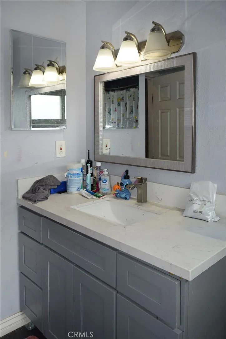 8175 Pepper Fontana, CA 92335