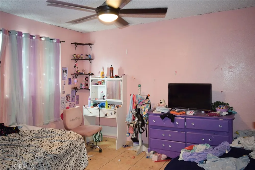 8175 Pepper Fontana, CA 92335
