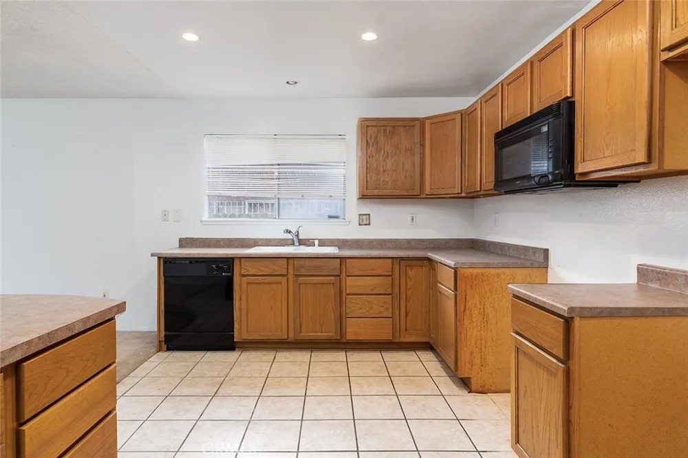 972 Spruce Pasadena, CA 91103