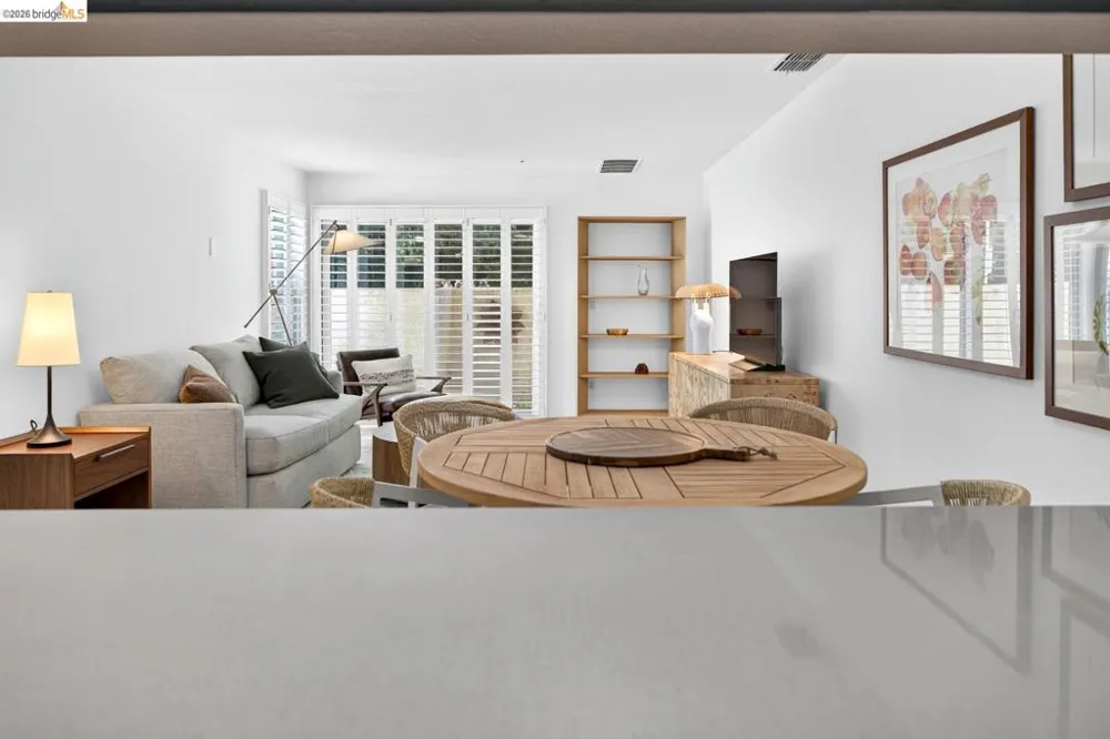 911 S Villa WAY Walnut Creek, CA 94595
