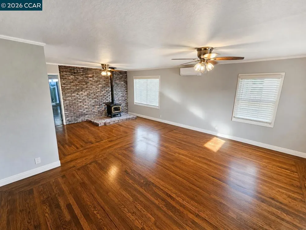 916 Veale Ave Martinez, CA 94553