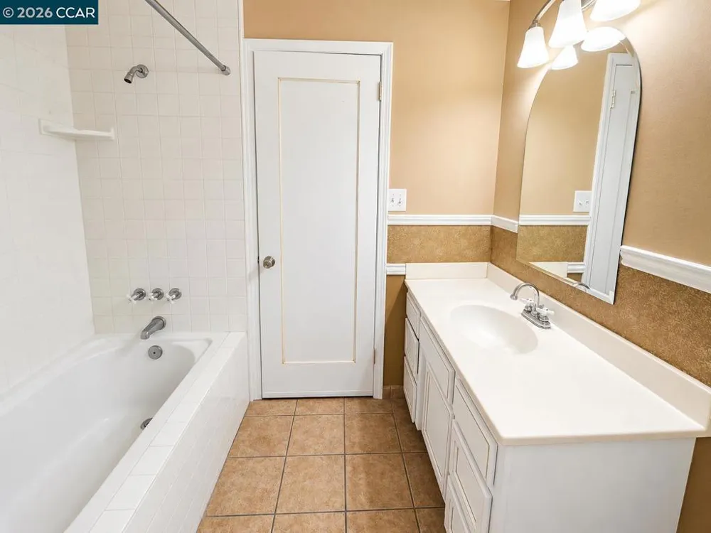 916 Veale Ave Martinez, CA 94553