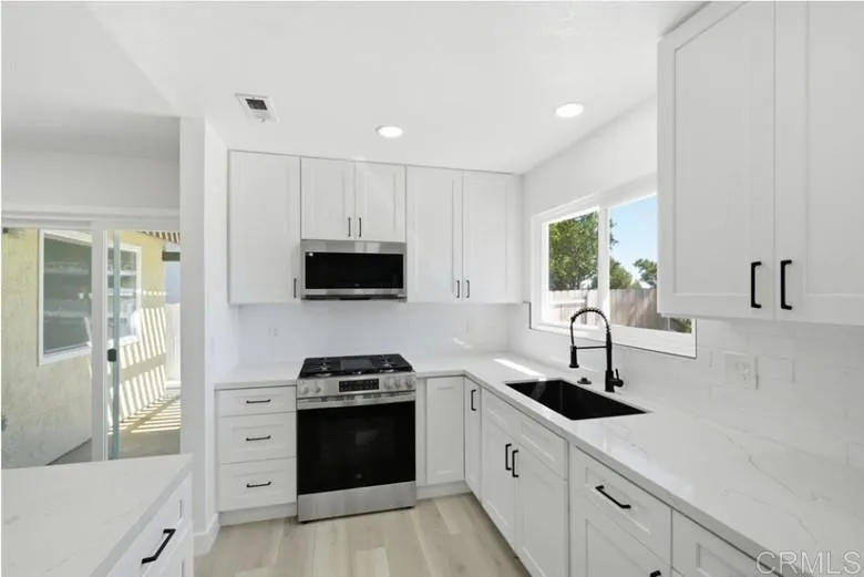 4713 Mystik Rd Oceanside, CA 92056