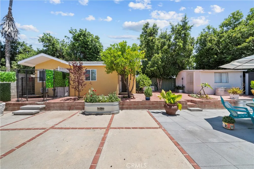 12130 Buckeye Sylmar, CA 91342