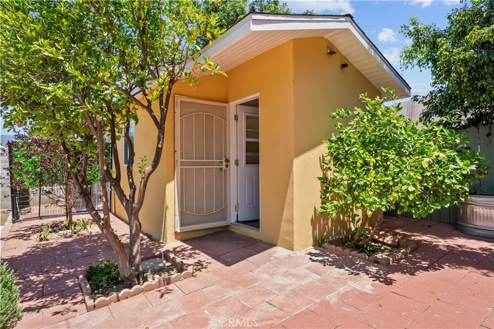 12130 Buckeye Sylmar, CA 91342