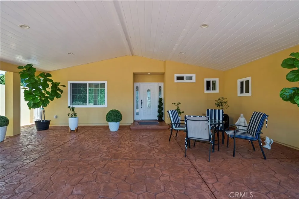 12130 Buckeye Sylmar, CA 91342