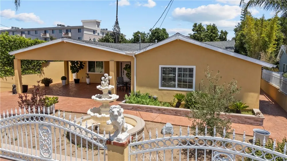 12130 Buckeye Sylmar, CA 91342