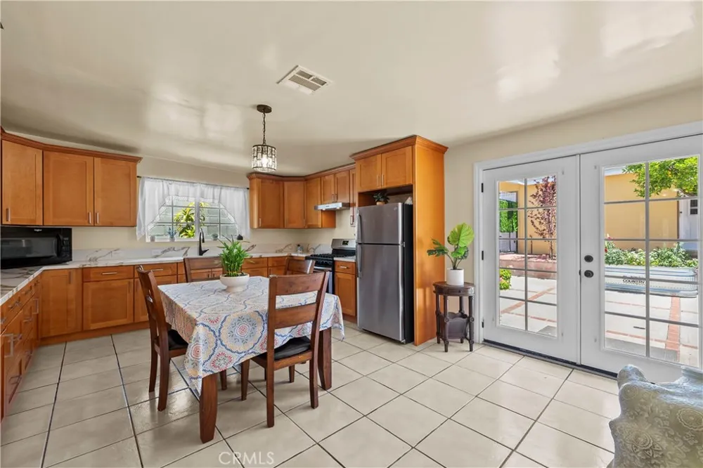 12130 Buckeye Sylmar, CA 91342