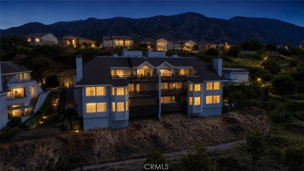 1033 Lakeview Azusa, CA 91702