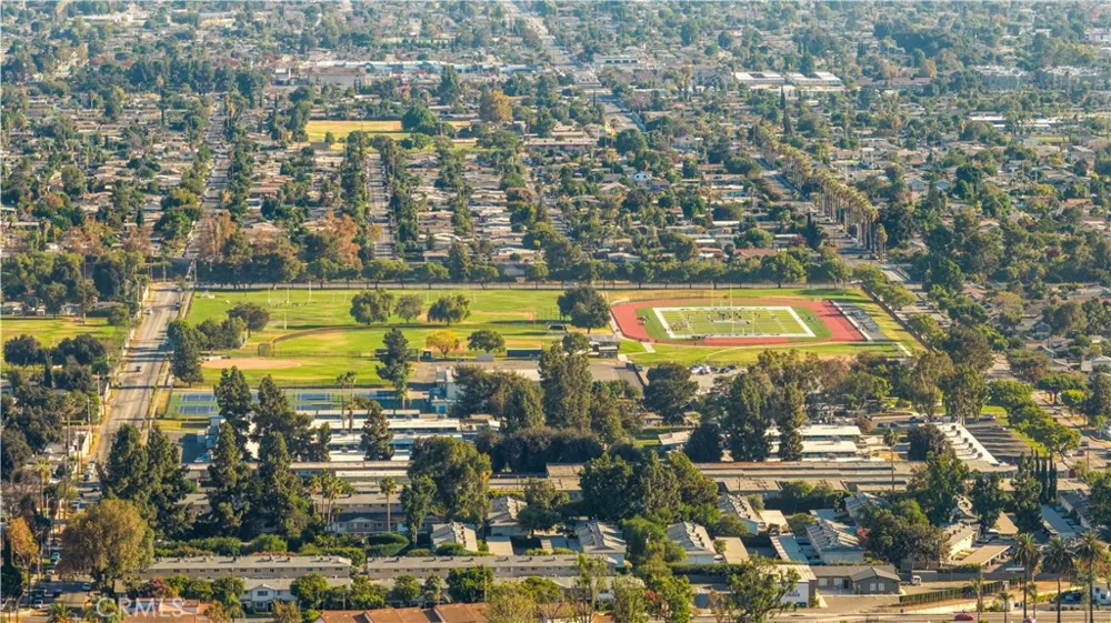 1033 Lakeview Azusa, CA 91702