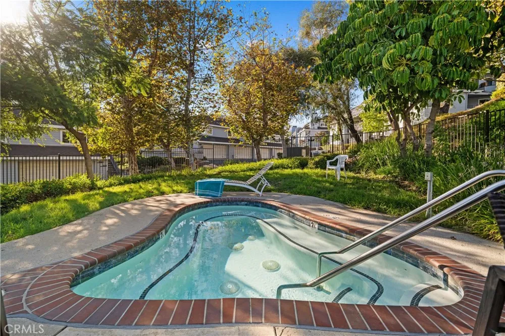 1033 Lakeview Azusa, CA 91702